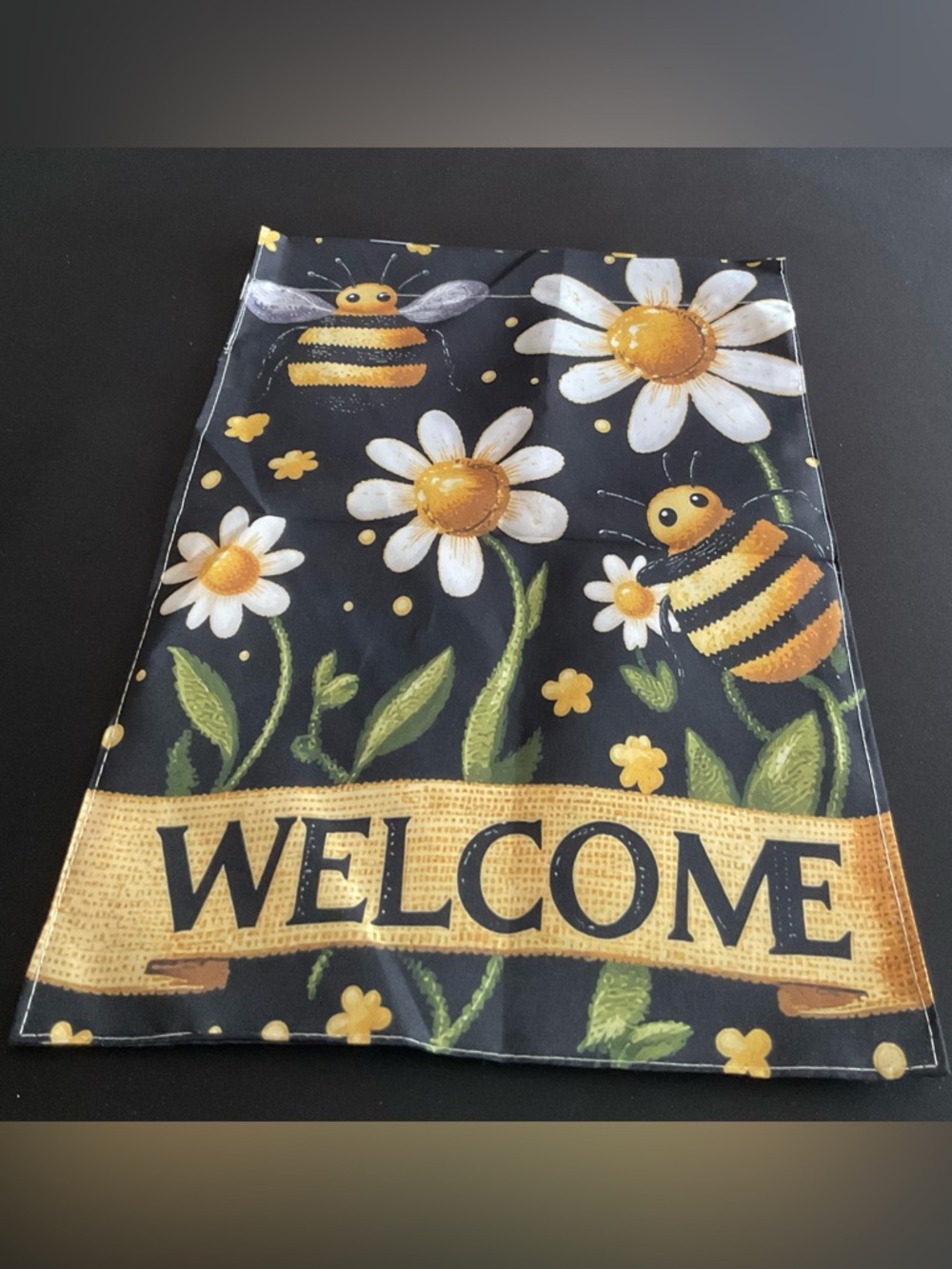 Welcome Garden Flag with Bees and Daisies - Black & Yellow
